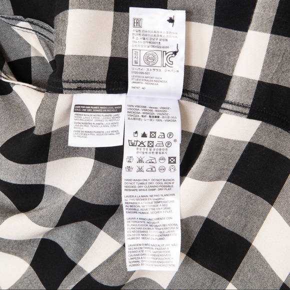 NWOT Levi’s Boyfriend Fit Long Sleeved Button Down Shirt - Picture 5 of 8